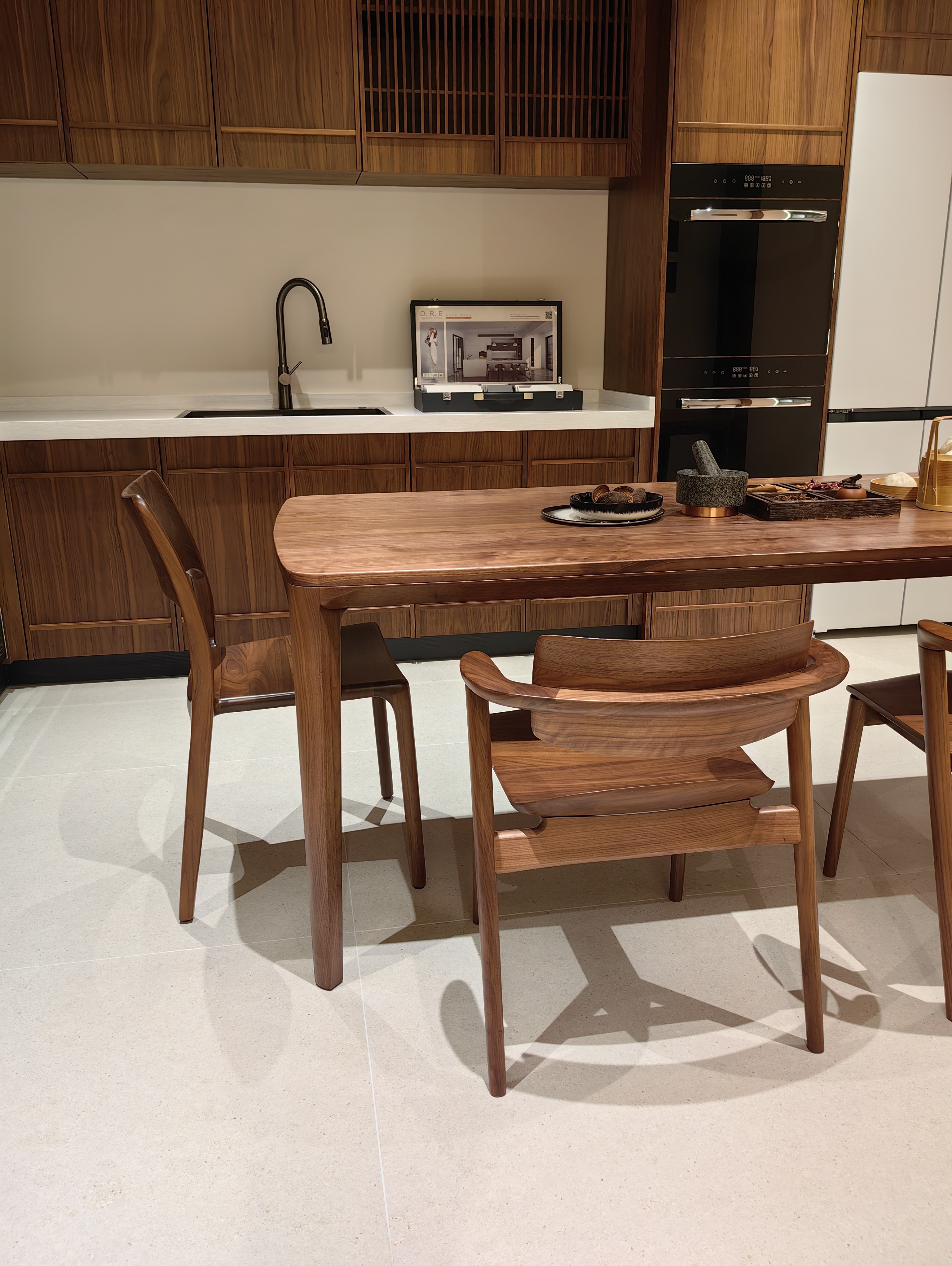 Dining Table 8319, product view